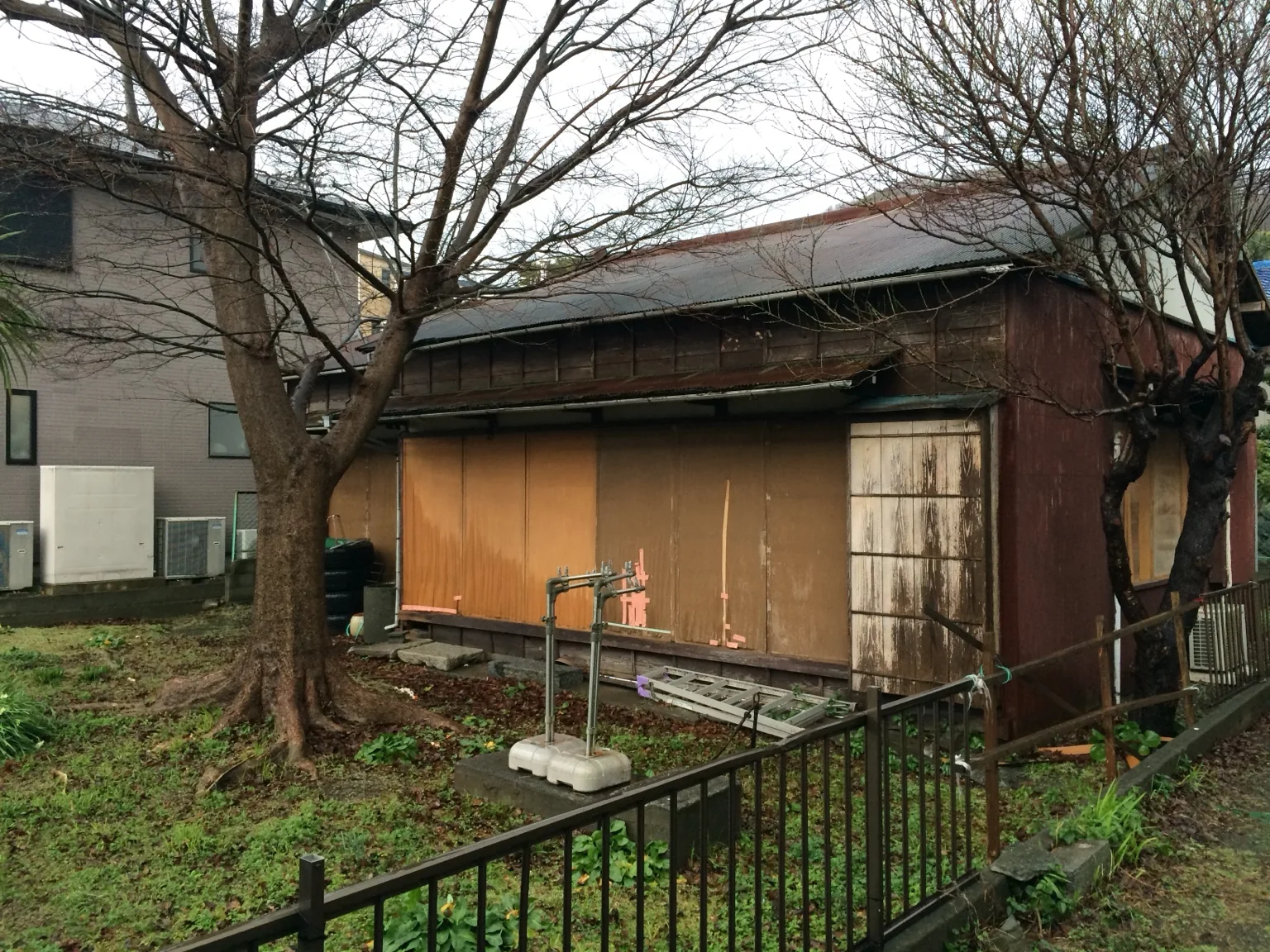 古い建物の外観